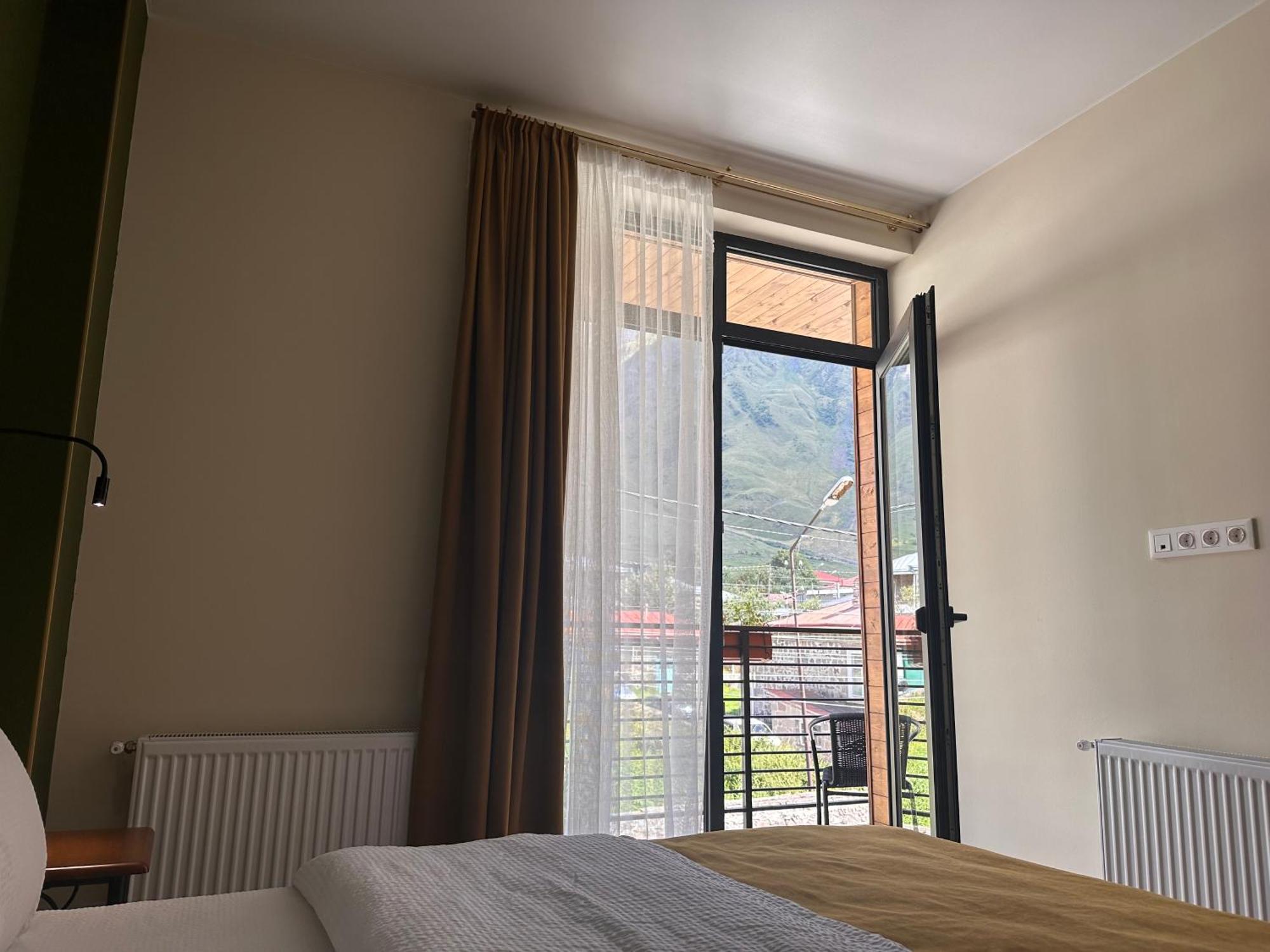 Hotel Mountime Kazbegi Exterior photo