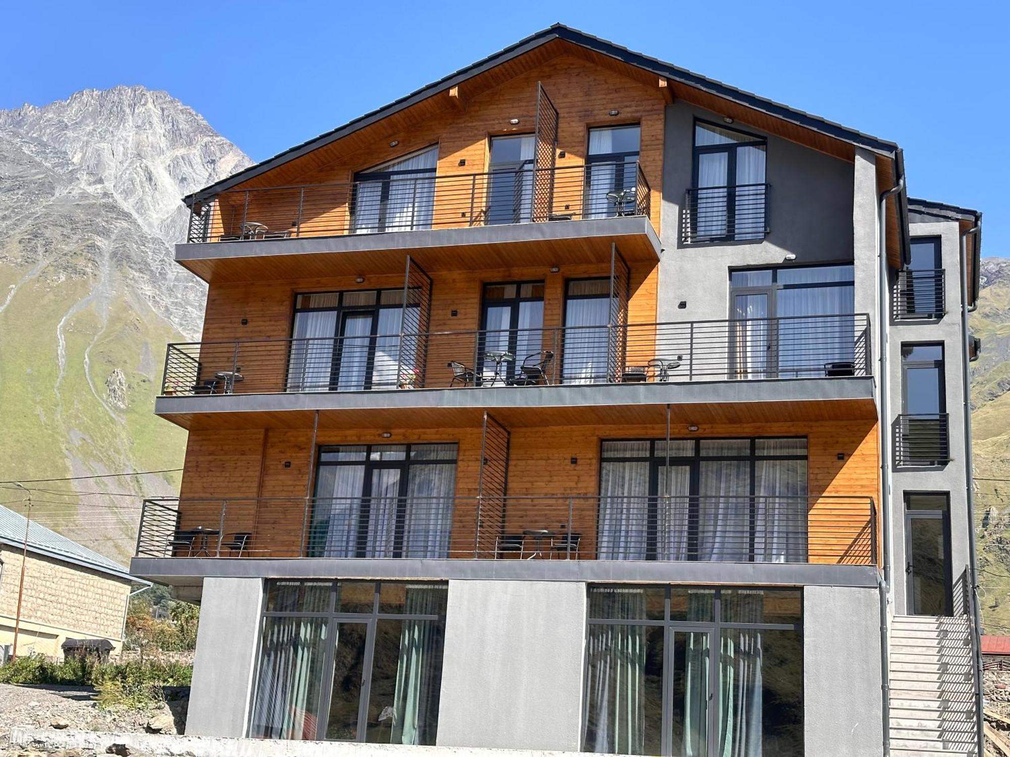 Hotel Mountime Kazbegi Exterior photo